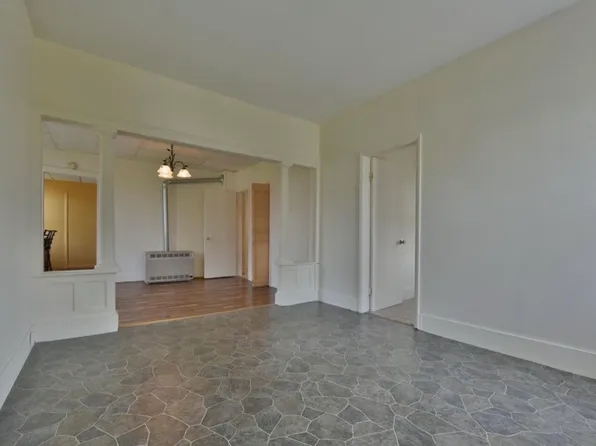 203 Brookside Ave APT 2, Amsterdam, NY 12010