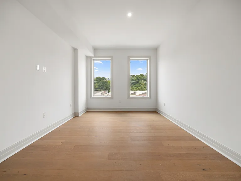 921 Madison St #508 — Photo 11