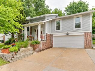 318 Driftwood Ln, Saint Peters, MO