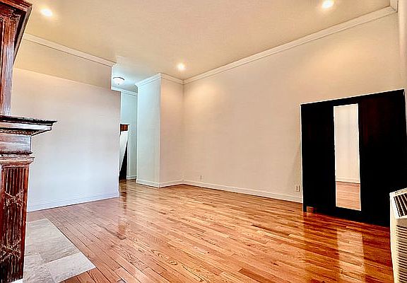 4th image of 11 E 66th St APT 3B