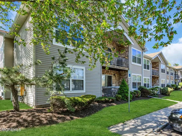 80 Diane Drive, Tinton Falls, NJ 07753