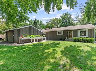 11757 Red Fox Dr, Osseo, MN 55369