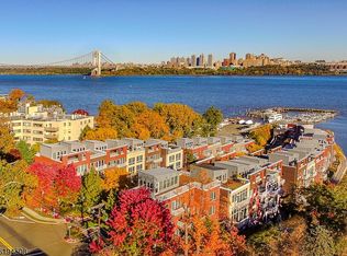 5 Vela Way, Edgewater, NJ 07020
