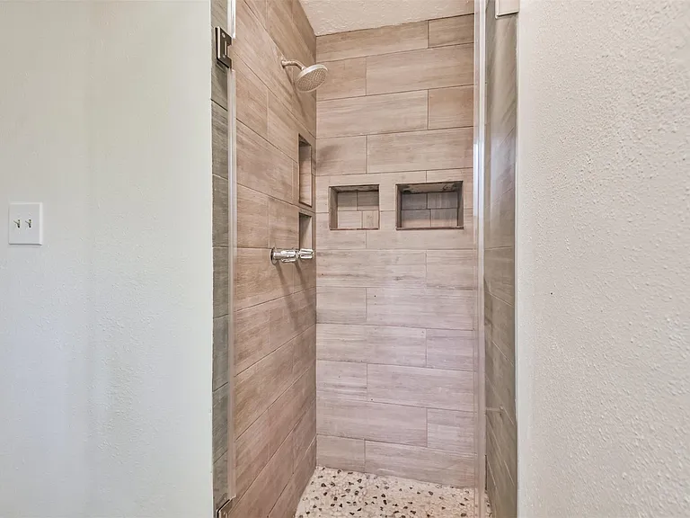 9719 Halkirk St — Photo 20