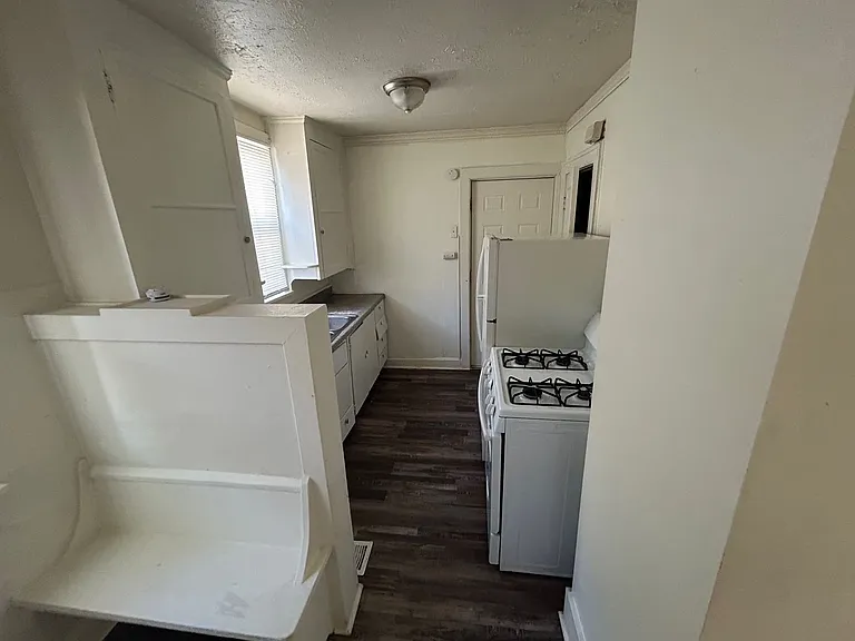 5357 Swope Pkwy — Photo 6