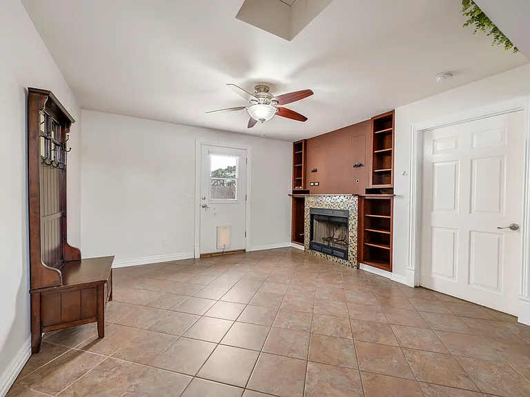 200 Highlands St — Photo 28