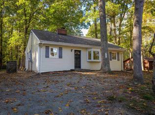 596 N Lakeshore Dr, Louisa, VA 23093