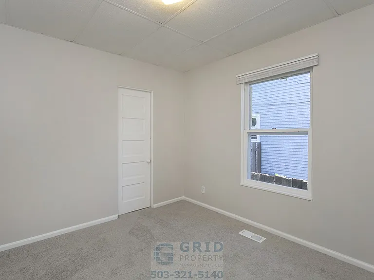 6827 SE Mitchell Ct — Photo 10