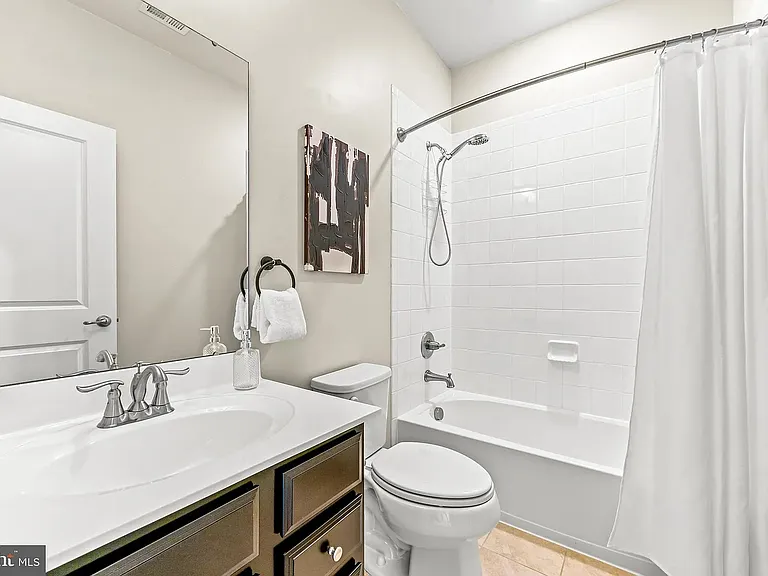 102 S Newkirk St — Photo 16