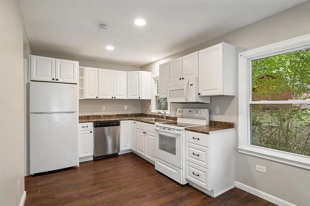 327 Haynes St — Photo 3