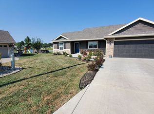 2617 Donnas Way Cir, Manhattan, KS 66502