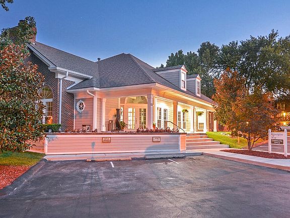 2nd image of 220 Sweetcreek Dr #68kykphkc