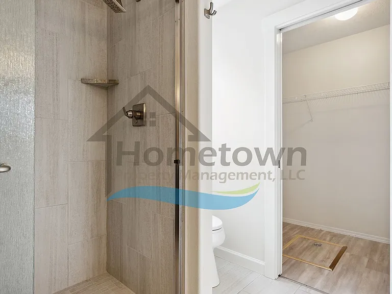 7358 N Aaron St — Photo 22