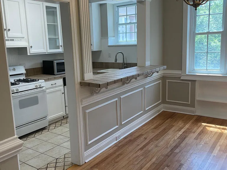 1337 E Morehead St — Photo 17