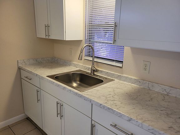 4th image of 2117 Avenue G NW