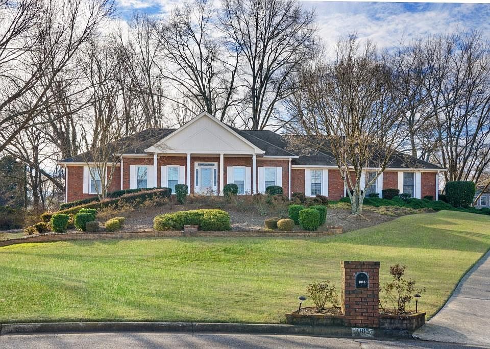 1st image of 1085 Saddle Lake Ct