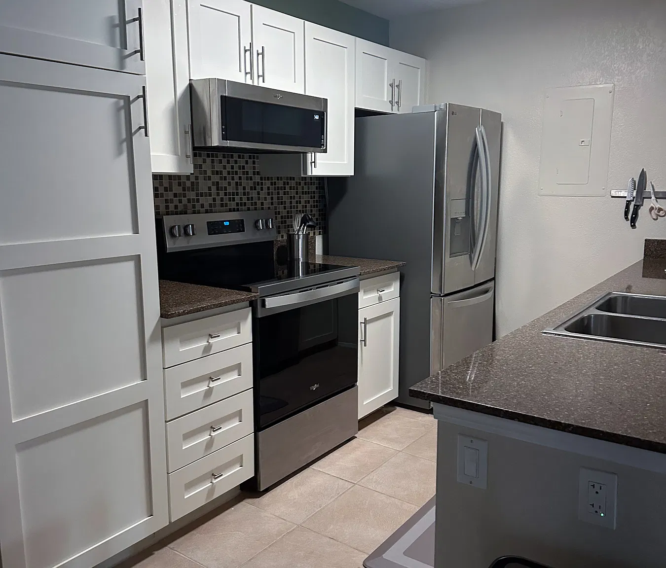2 bed, 854 sqft, $2,750 — Photo 1