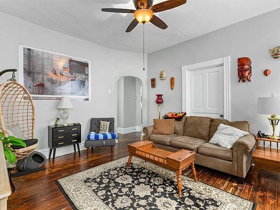 5th image of 3847 Wyoming St