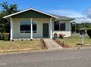363 NE 4th St, Newport, OR 97365