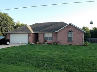 8 Rosenheath Cir, Bella Vista, AR 72715