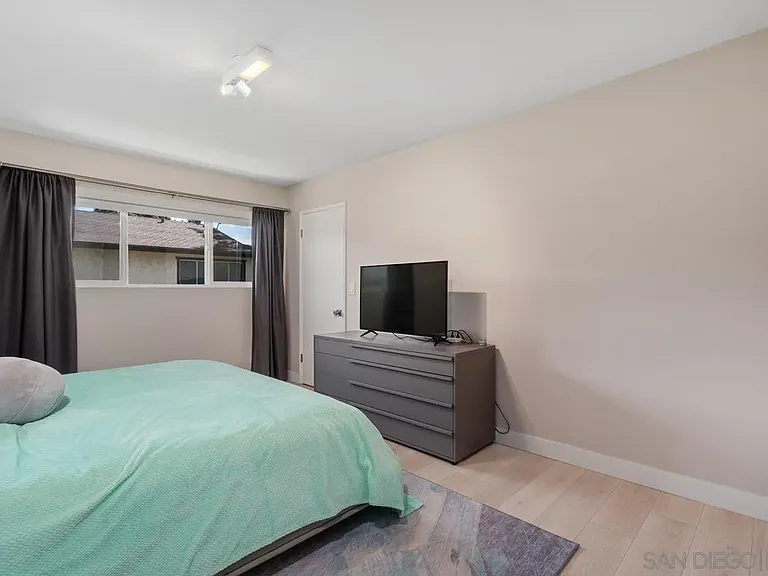1516 Encino Ave #B — Photo 20