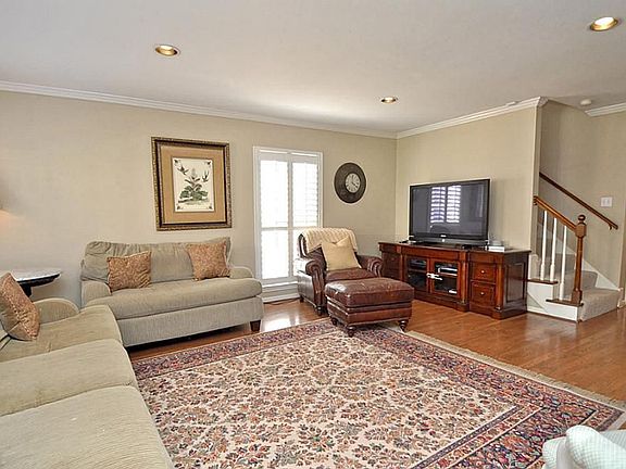4th image of 12701 Huntingwick Dr
