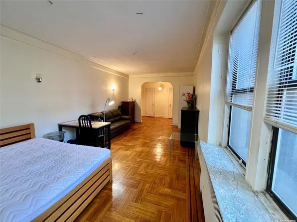 43-55 Kissena Blvd #3E, Flushing, NY 11355