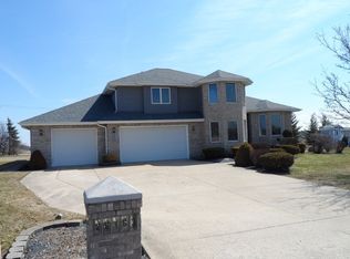 26163 S Victoria Ln, Crete, IL 60417