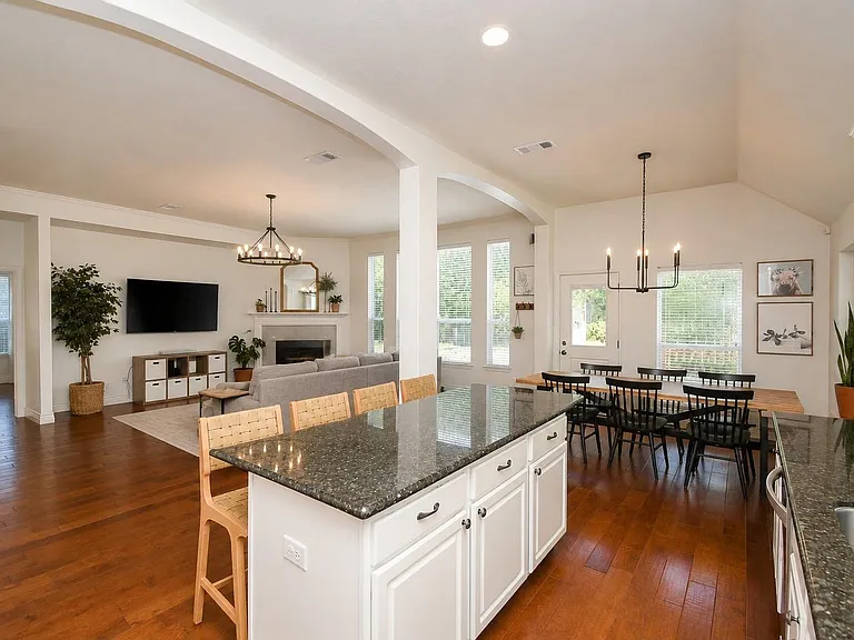 7219 Colony Bend Ln — Photo 8