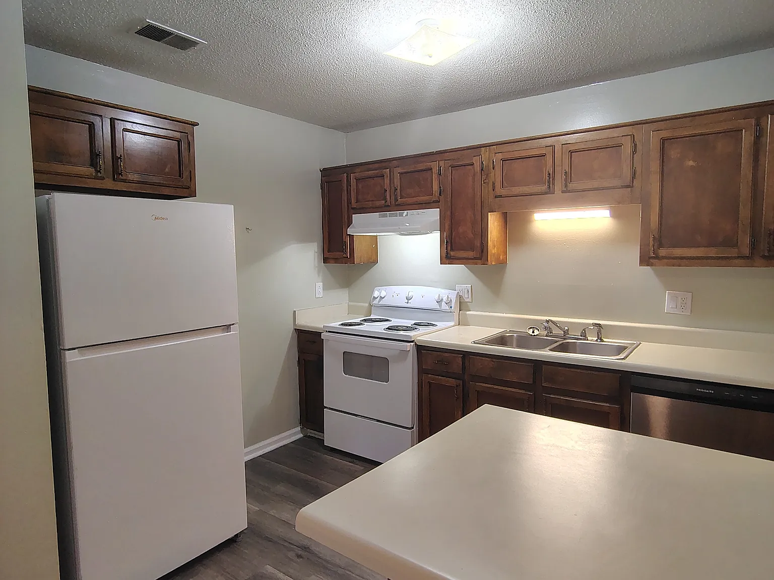 1011 Beatty Road - C6 — Photo 4