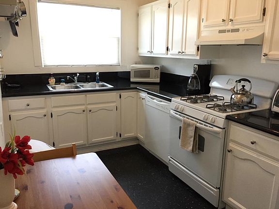 4th image of 714 3/4 N Van Ness Ave