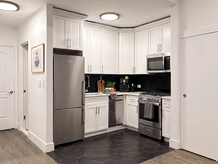 19 E 21st St #4C — Photo 3