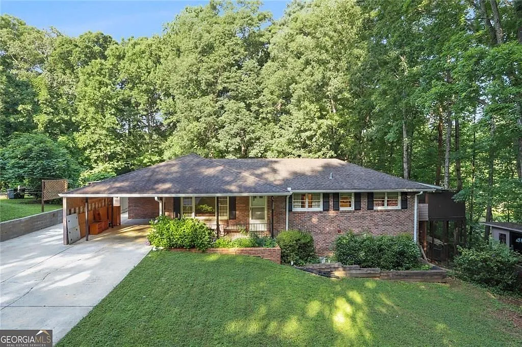 108 Woodland St photo 1