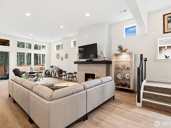 3rd image of 6353 Great Glen Road SW