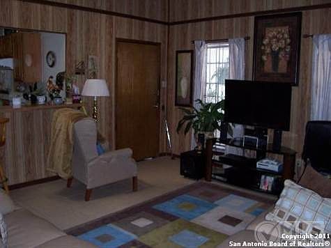 2nd image of 527 W Wildwood