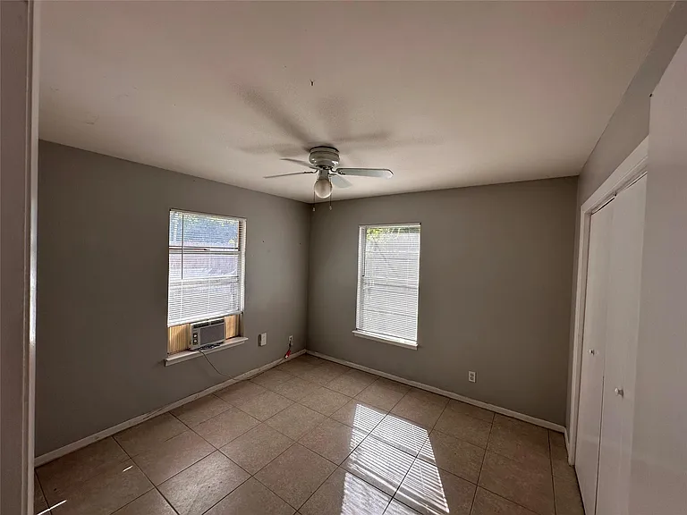 5605 1/2 Jim Hogg Ave #A — Photo 10