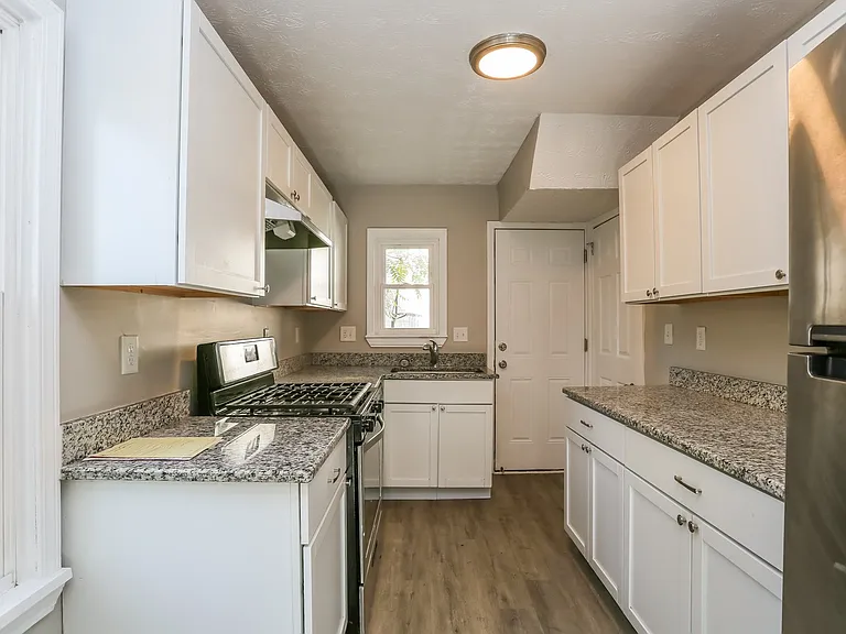 418199_022_kitchen_13284528.jpg