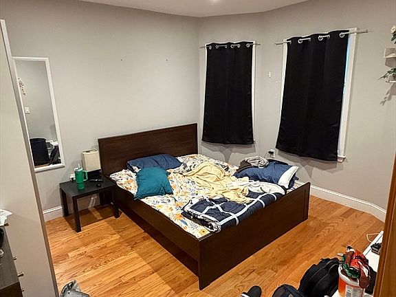 3rd image of 142 Newbury Ave #142
