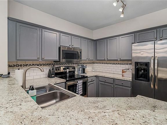 5th image of 8133 Pacific Beach Dr