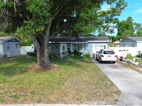 8370 52nd Way N, Pinellas Park, FL 33781