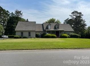 5801 Bentway Dr, Charlotte, NC 28226