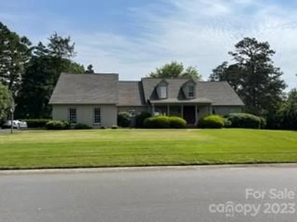 5801 Bentway Dr, Charlotte, NC 28226