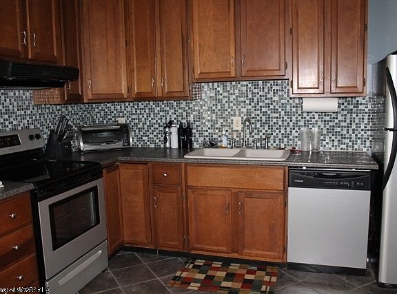 4th image of 122 E Hillview Dr