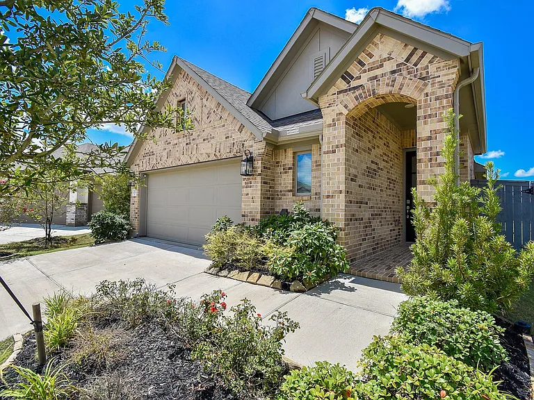 17007 Shine Bright Ct — Photo 2