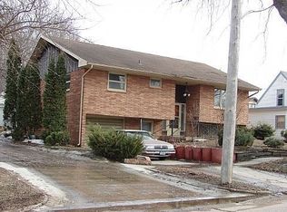 625 4th Ave, Sheldon, IA 51201