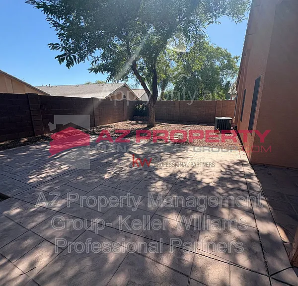 15745 W Latham St — Photo 4