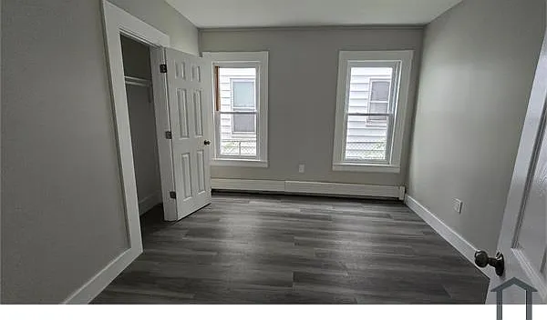 5 bed, 1800 sqft, $2,325 — Photo 2