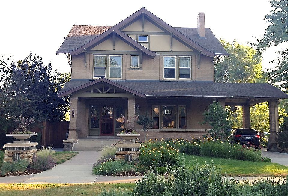 Front yard and walk