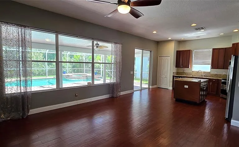 11609 Greensleeve Ave — Photo 12
