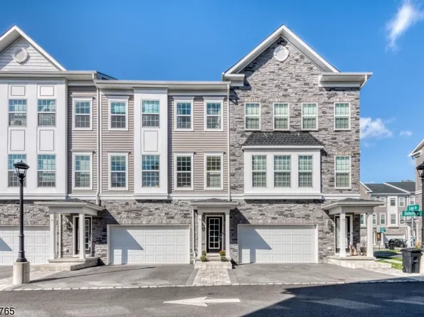 16 Doherty Way, Morris Plains Boro, NJ 07950